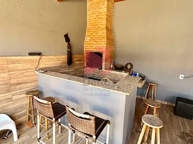Casa 3 quartos e 3 banheiros, à venda, no bairro Jardim Itália em Pirassununga