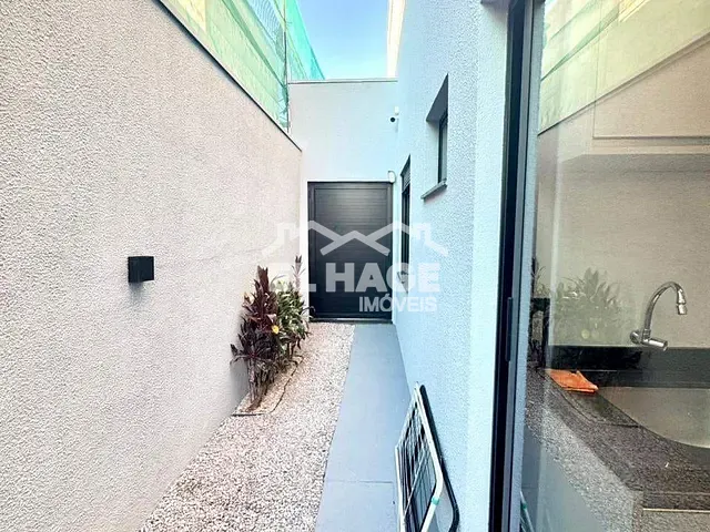 Casa com 300m² 4 quartos e 5 banheiros, à venda, no bairro Jardim Itália em Cuiabá