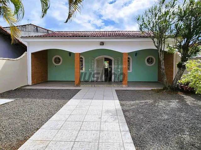 Casa com 288m² 3 quartos e 1 banheiro, à venda, no bairro Satélite em Itanhaém