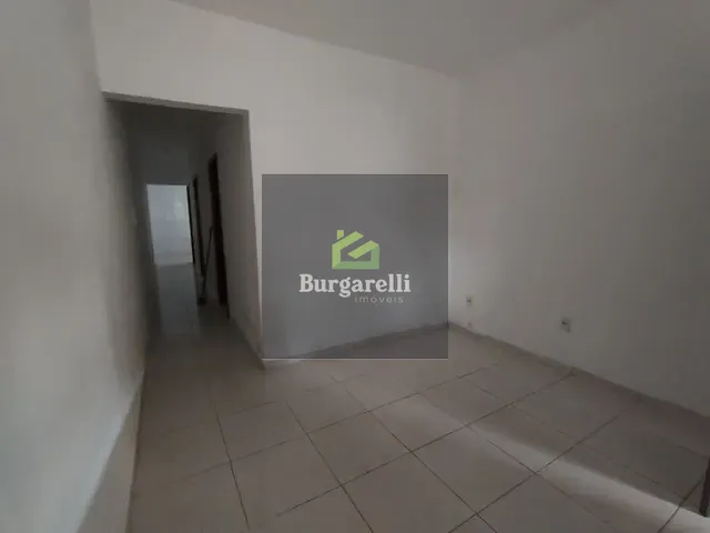 Casa 2 quartos e 1 banheiro, para alugar, no bairro Residencial Tipuana em Lavras