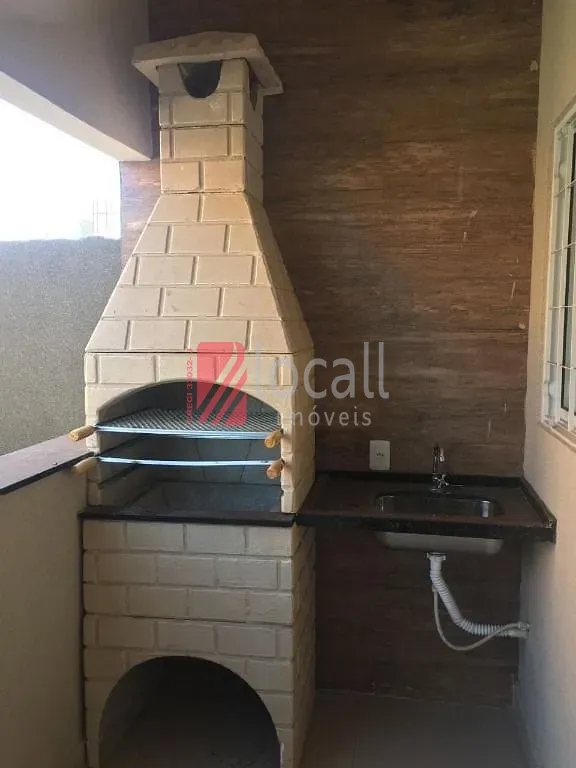 Casa com 3 quartos à venda, 70m² — foto 1 de 18