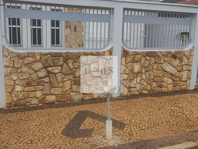 Casa 2 quartos e 2 banheiros, para alugar, no bairro Cariobinha em Americana