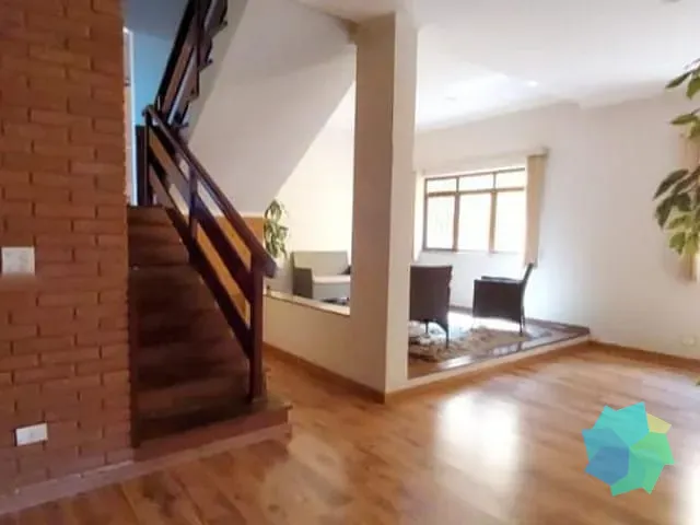 Casa com 300m² 3 quartos e 2 banheiros, à venda, no bairro Jardim Celani em Salto