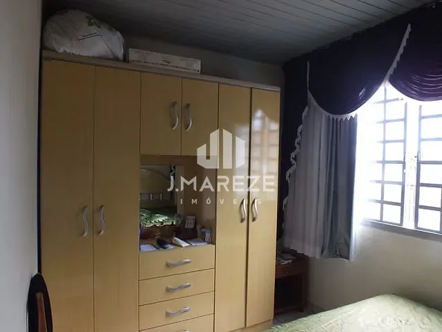 Casa com 300m² 3 quartos e 1 banheiro, à venda, no bairro Núcleo Habitacional Afonso Alves de Camargo em Apucarana