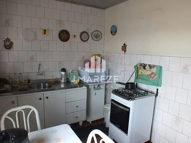 Casa com 300m² 3 quartos e 1 banheiro, à venda, no bairro Núcleo Habitacional Afonso Alves de Camargo em Apucarana