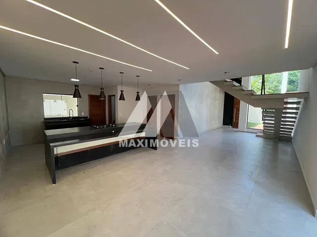 Casa com 300m² 4 quartos e 5 banheiros, à venda, no bairro Arraial D'Ajuda em Porto Seguro