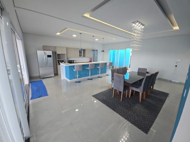 Casa com 475m² 2 quartos e 2 banheiros, à venda, no bairro Setor Comercial em Sinop