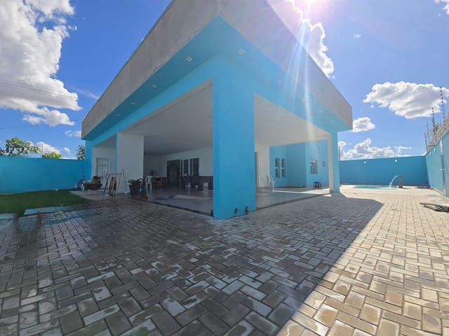 Casa com 475m² 2 quartos e 2 banheiros, à venda, no bairro Setor Comercial em Sinop