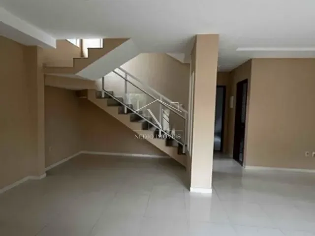 Casa 4 quartos e 2 banheiros, à venda, no bairro Flamengo em Maricá
