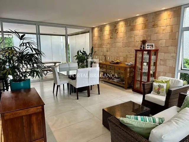 Casa com 455m² 3 quartos e 5 banheiros, à venda, no bairro Condomínio Residencial Campos do Conde em Bragança Paulista