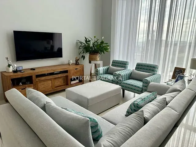 Casa com 455m² 3 quartos e 5 banheiros, à venda, no bairro Condomínio Residencial Campos do Conde em Bragança Paulista