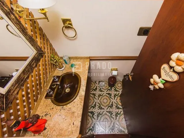 Casa 3 quartos e 6 banheiros, à venda, no bairro Três Vendas em Pelotas