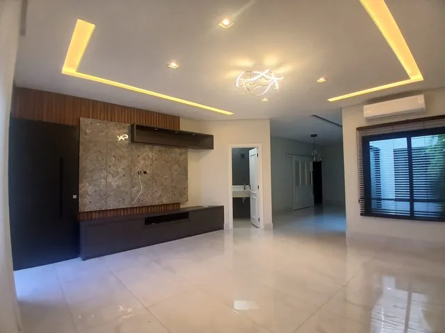 Casa com 300m² 3 quartos e 3 banheiros, à venda ou para alugar, no bairro Riviera de São João em São João da Boa Vista