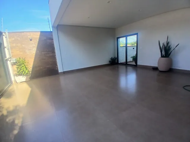 Casa com 300m² 3 quartos e 3 banheiros, à venda ou para alugar, no bairro Riviera de São João em São João da Boa Vista