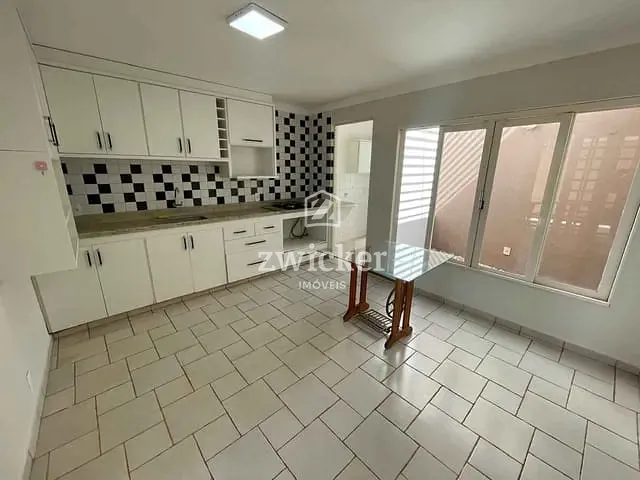 Casa com 250m² 3 quartos e 2 banheiros, para alugar, no bairro Jardim Terra Branca em Bauru