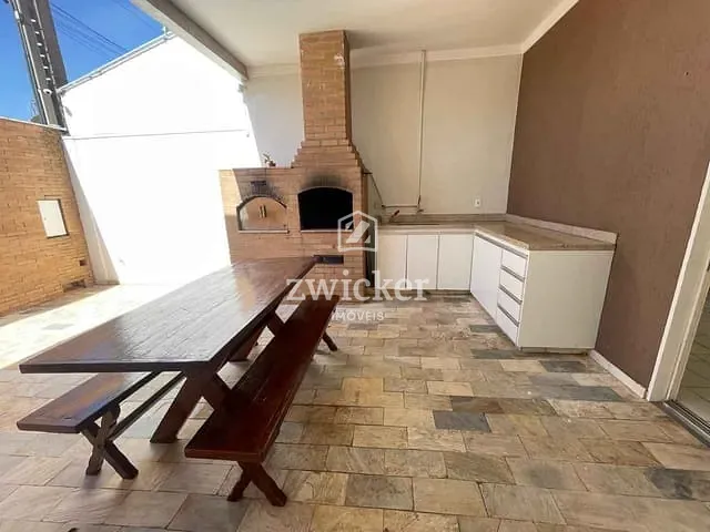 Casa com 250m² 3 quartos e 2 banheiros, para alugar, no bairro Jardim Terra Branca em Bauru