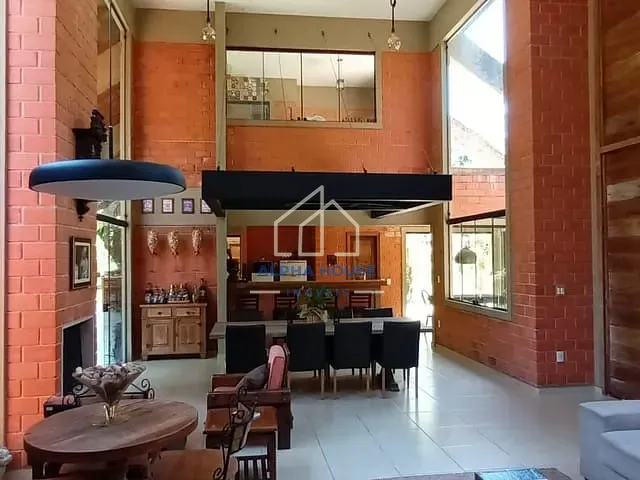 Casa com 2000m² 4 quartos e 4 banheiros, à venda, no bairro Chácaras Cataguá em Taubaté