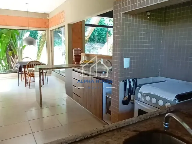 Casa com 2000m² 4 quartos e 4 banheiros, à venda, no bairro Chácaras Cataguá em Taubaté
