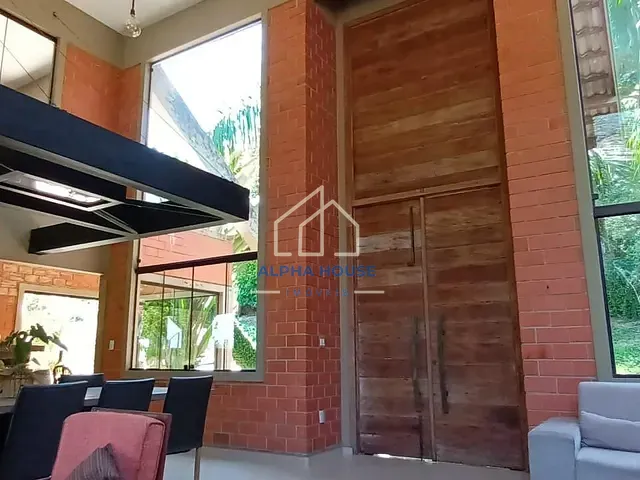 Casa com 2000m² 4 quartos e 4 banheiros, à venda, no bairro Chácaras Cataguá em Taubaté