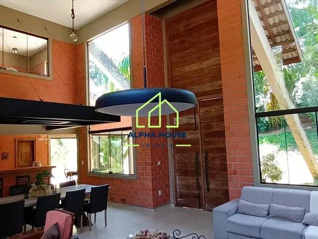 Casa com 2000m² 4 quartos e 4 banheiros, à venda, no bairro Chácaras Cataguá em Taubaté