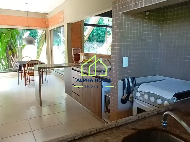 Casa com 2000m² 4 quartos e 4 banheiros, à venda, no bairro Chácaras Cataguá em Taubaté