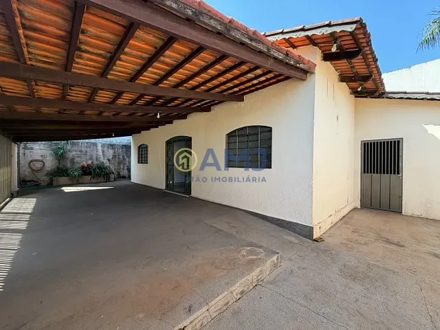 Casa com 250m² 3 quartos e 1 banheiro, para alugar, no bairro Vila Mauá em Goiânia