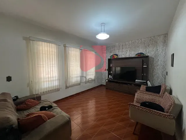 Casa 3 quartos e 2 banheiros, à venda, no bairro Jardim Olímpio Felício em Pirassununga