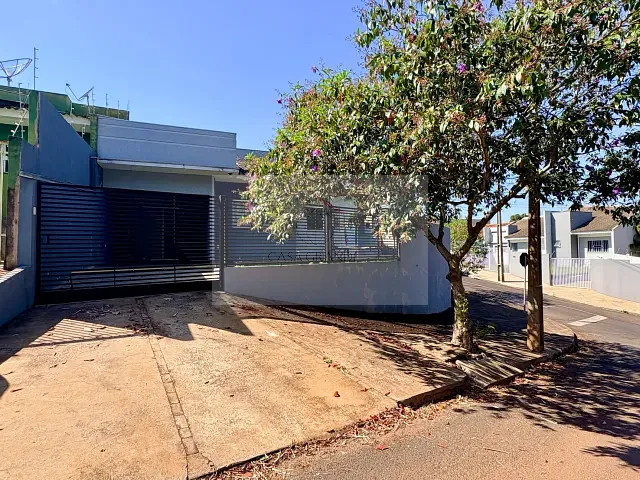 Casa com 150m² 2 quartos e 1 banheiro, à venda, no bairro Jardim Marabu em Rolândia
