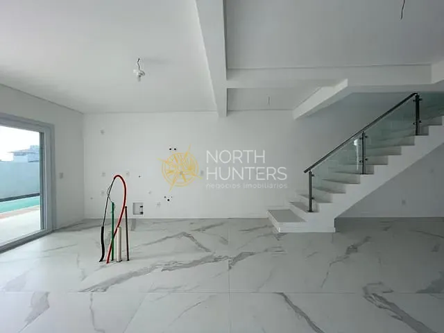 Casa com 606m² 4 quartos e 6 banheiros, à venda, no bairro Ingleses do Rio Vermelho em Florianópolis