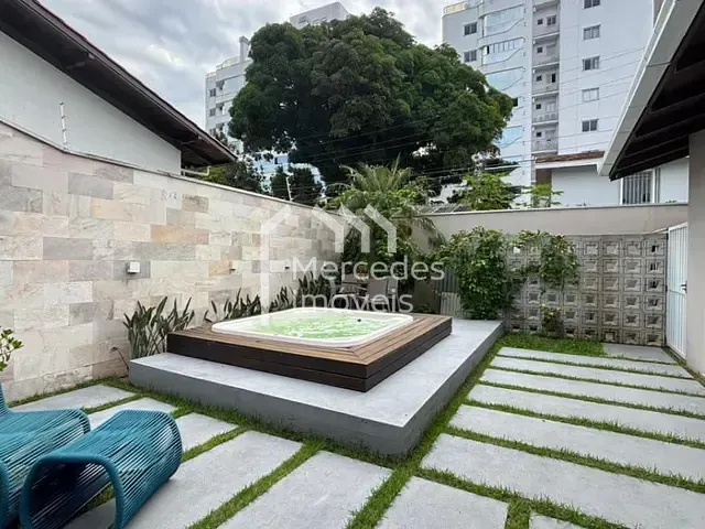 Casa com 441m² 3 quartos e 6 banheiros, à venda, no bairro Cabeçudas em Itajaí
