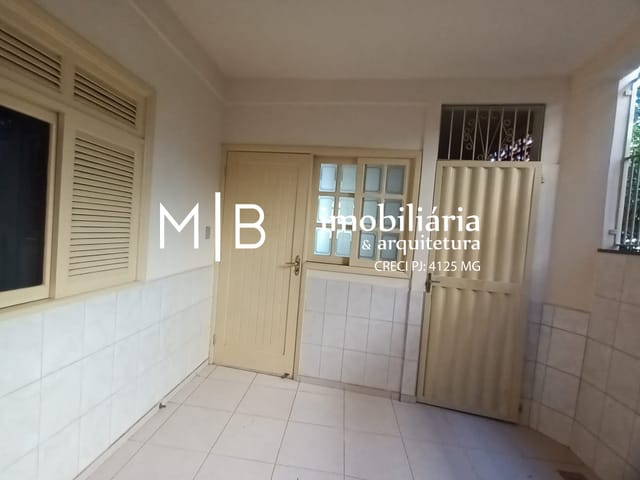 Casa 2 quartos e 1 banheiro, para alugar, no bairro MENEZES em CATAGUASES
