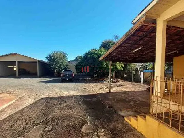 Casa à venda, no bairro Centro em Rolândia