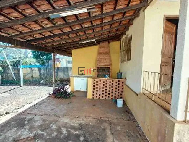 Casa à venda, no bairro Centro em Rolândia
