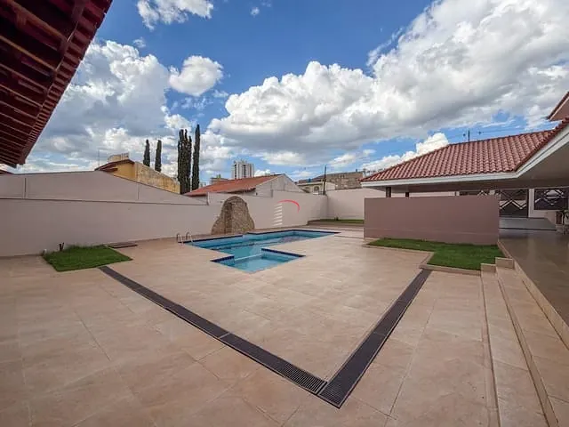 Casa com 825m², para alugar, no bairro Jardim Araxá  em Londrina