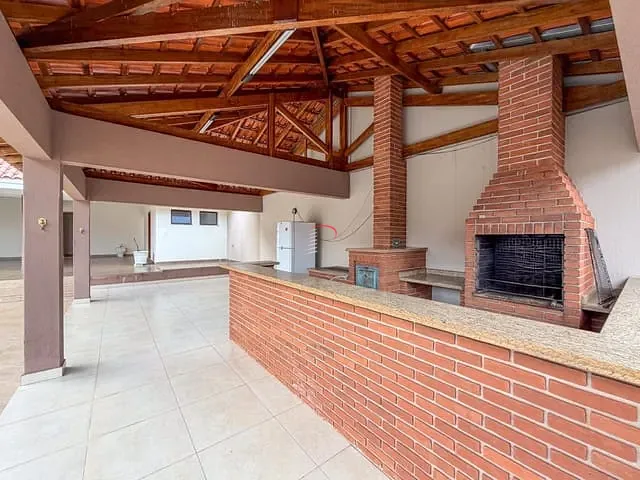 Casa com 825m², para alugar, no bairro Jardim Araxá  em Londrina
