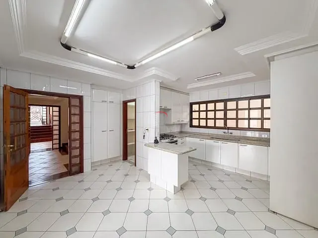 Casa com 825m², para alugar, no bairro Jardim Araxá  em Londrina