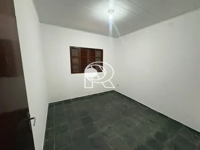 Casa 2 quartos e 1 banheiro, para alugar, no bairro Jardim Valeri em Registro