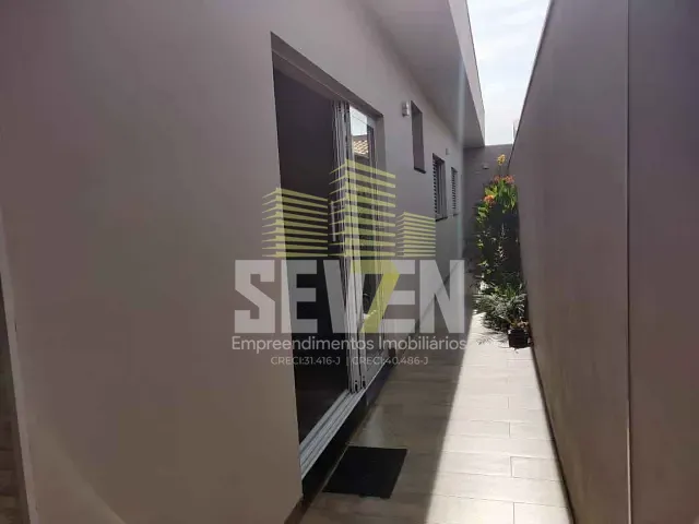 Casa com 189m², à venda, no bairro Jardim Itáia em Borborema