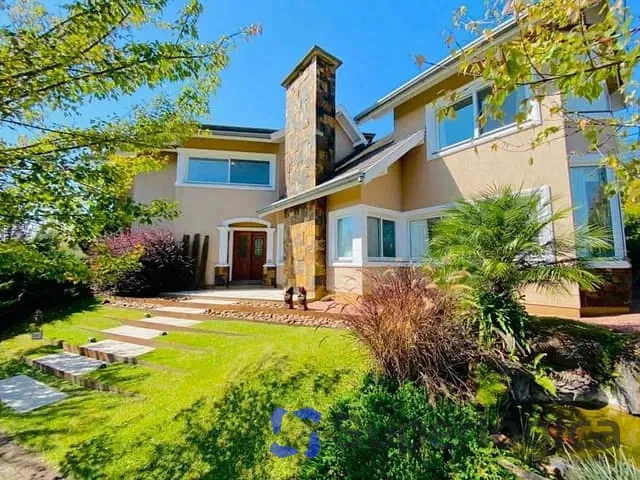 Casa 4 quartos e 9 banheiros, à venda, no bairro Três Pinheiros em Gramado