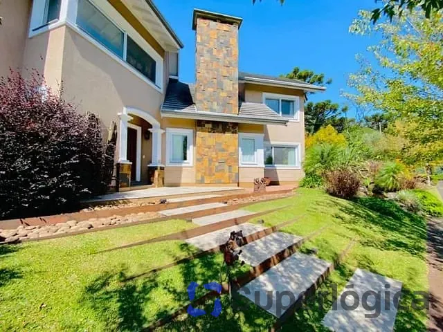 Casa 4 quartos e 9 banheiros, à venda, no bairro Três Pinheiros em Gramado