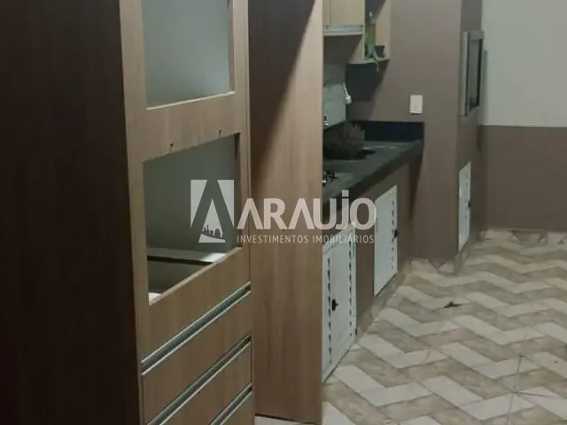 Casa com 107m² 2 quartos e 1 banheiro, à venda, no bairro Espinheiros em Itajaí