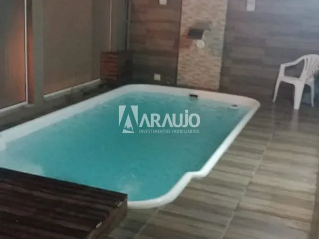 Casa com 107m² 2 quartos e 1 banheiro, à venda, no bairro Espinheiros em Itajaí