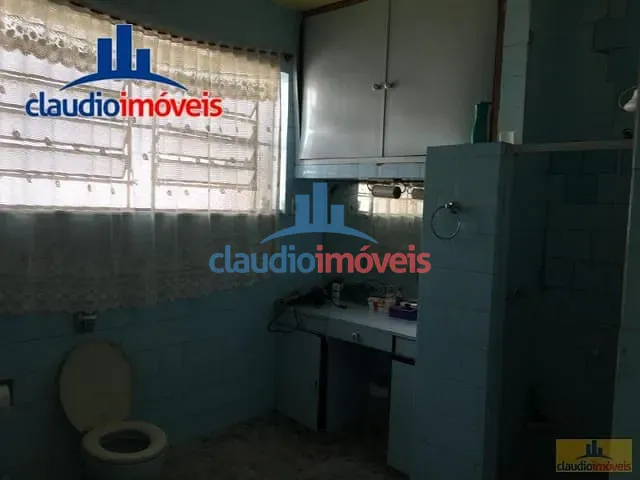 Casa 4 quartos e 2 banheiros, à venda, no bairro Centro em Barra Mansa