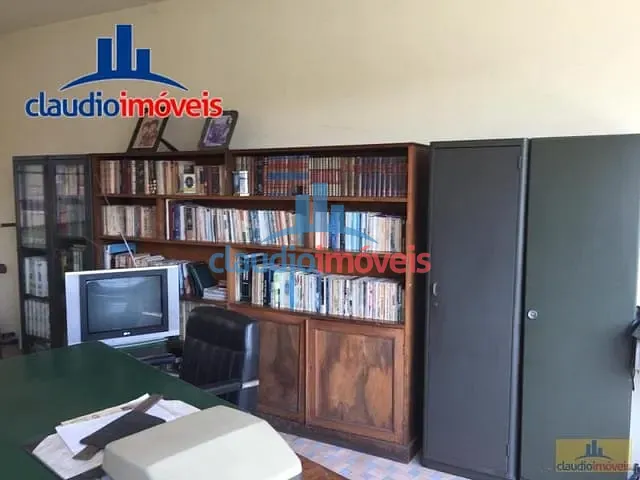 Casa 4 quartos e 2 banheiros, à venda, no bairro Centro em Barra Mansa