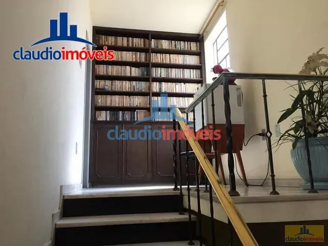 Casa 4 quartos e 2 banheiros, à venda, no bairro Centro em Barra Mansa