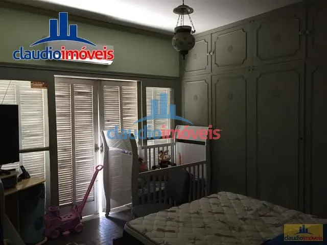 Casa 4 quartos e 2 banheiros, à venda, no bairro Centro em Barra Mansa