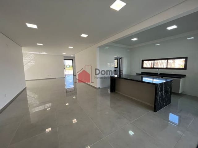 Casa com 560m², à venda, no bairro Alto do Cardoso em Pindamonhangaba