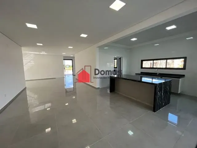 Casa com 560m², à venda, no bairro Alto do Cardoso em Pindamonhangaba