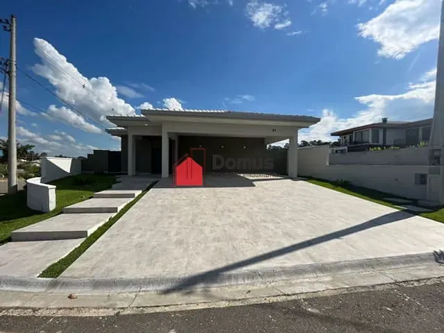 Casa com 560m², à venda, no bairro Alto do Cardoso em Pindamonhangaba