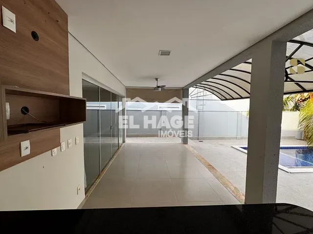 Casa com 397m² 3 quartos e 5 banheiros, à venda, no bairro Jardim Universitário em Cuiabá